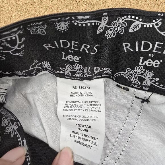 Riders By Lee Women's Black Mid Rise Bootcut Straight Leg Jeans Size 20W/P A6 - Picture 4 of 8